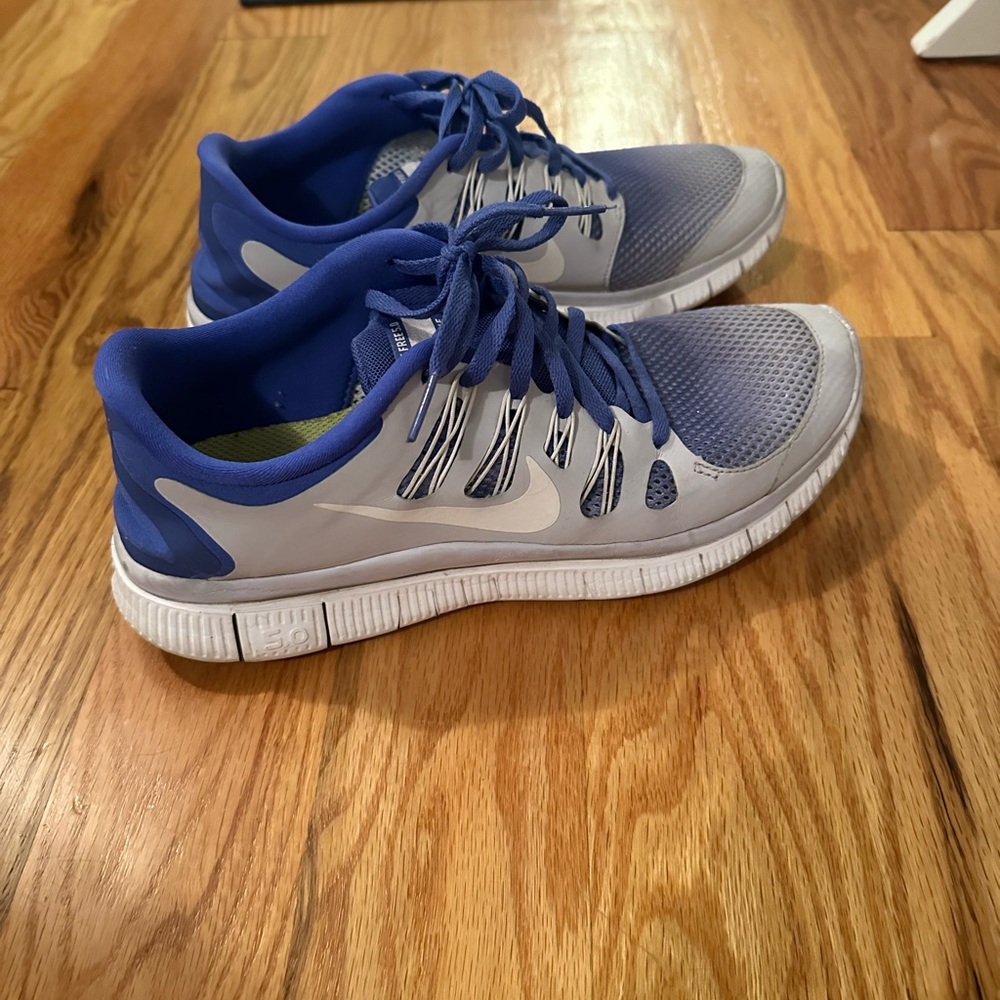 Nike Women's Blue and Gray Sneakers